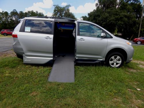 2015 Toyota Sienna LE Handicap Equipped